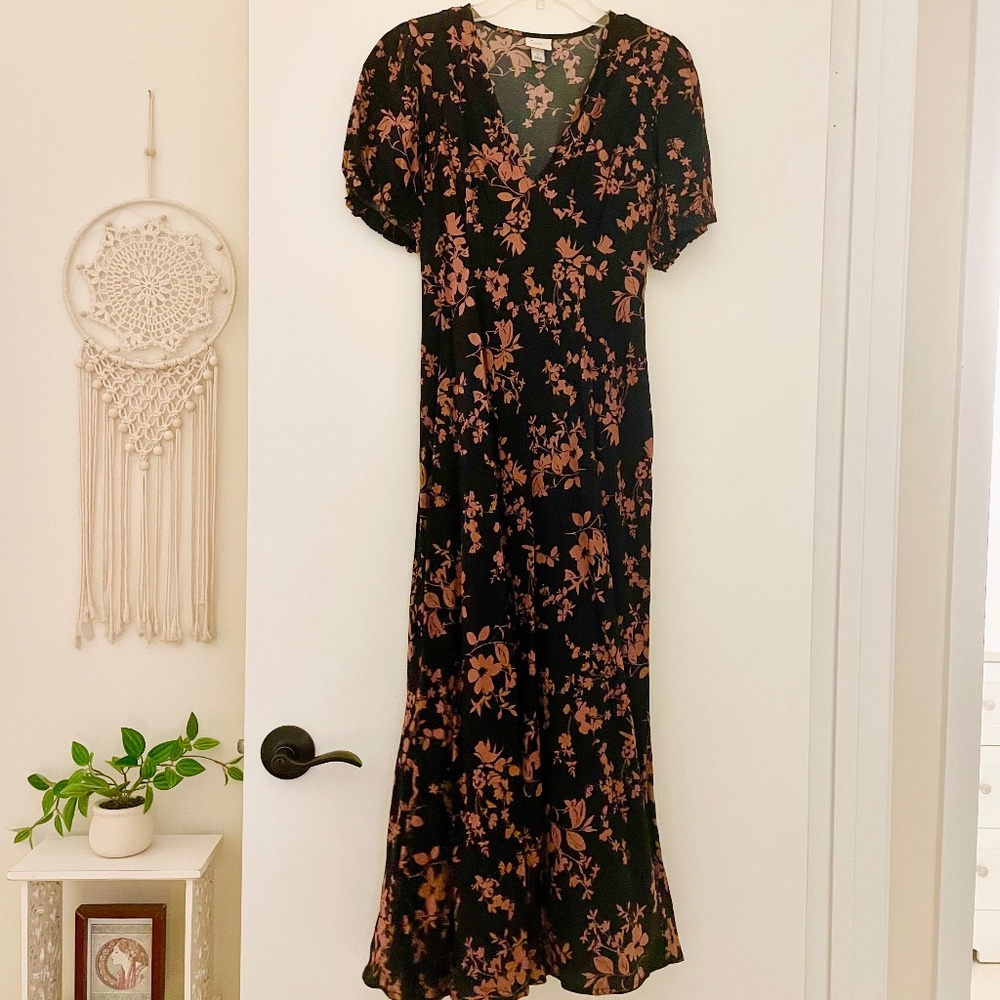 Women’s Crepe Puff Short Sleeve Dress